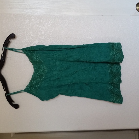 Maunces summer top emerald green Poly krinkly fabric w/ lace . hip length L - Picture 2 of 6